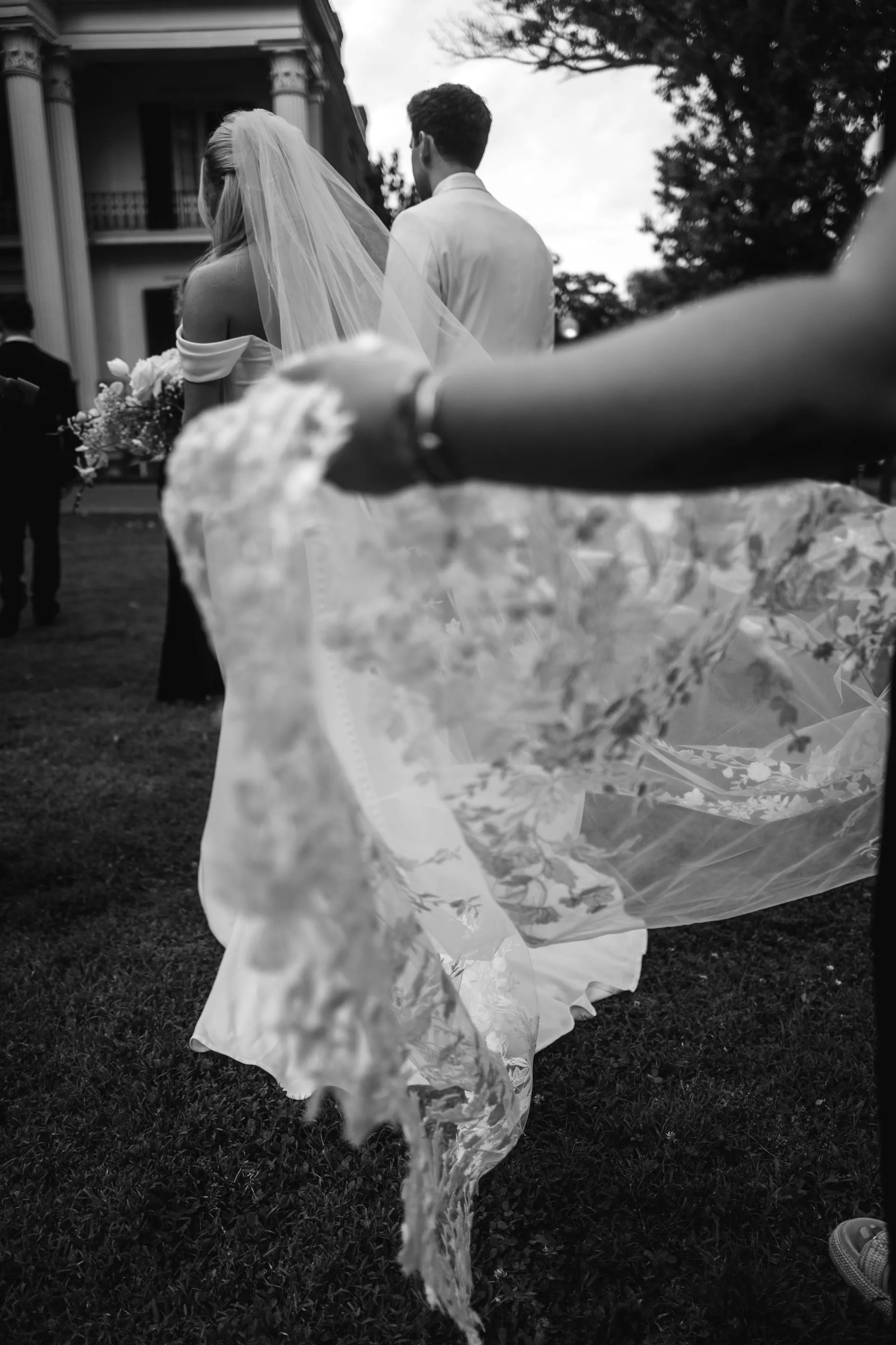 Bride veil detail captured behind the scenes